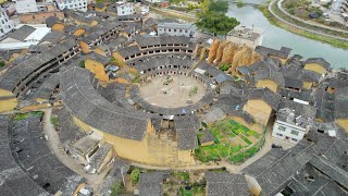 [Eng Sub] 福建漳州阙宁楼，一半破败不堪另一半还有人住，太不可思议了｜A dilapidated earthen building, where people still live