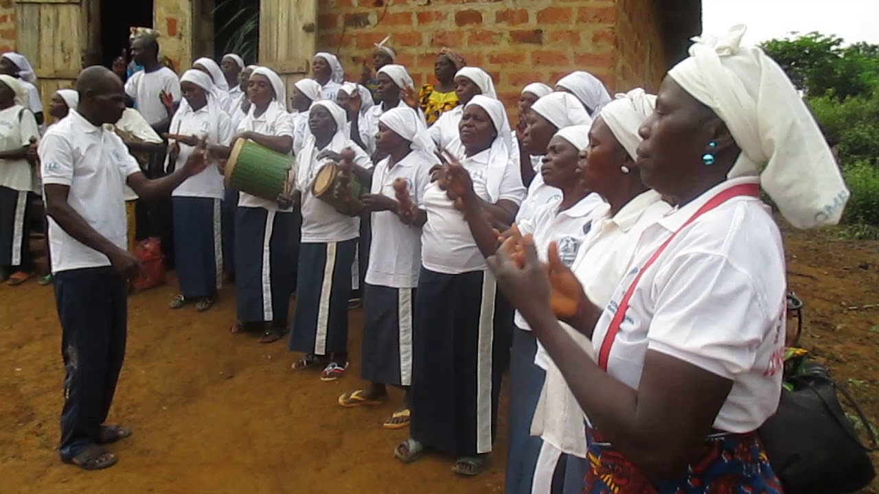 Kilombo kutia kwa Nzambi de Mouyondzi en concert de louange à Boussoumouna 2 (Noël 2015)