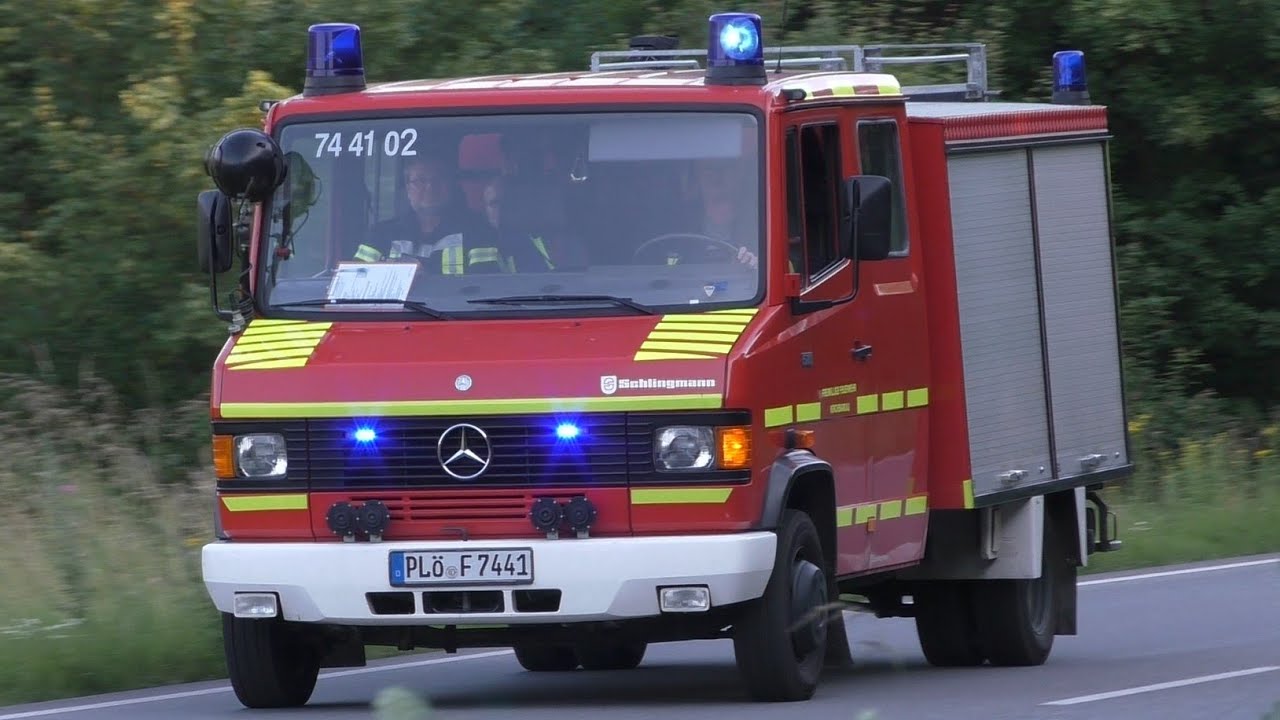 [Feuer in Garagendach] Einsatzfahrten FF Kirchbarkau, RD + POL zum Brand in Boksee