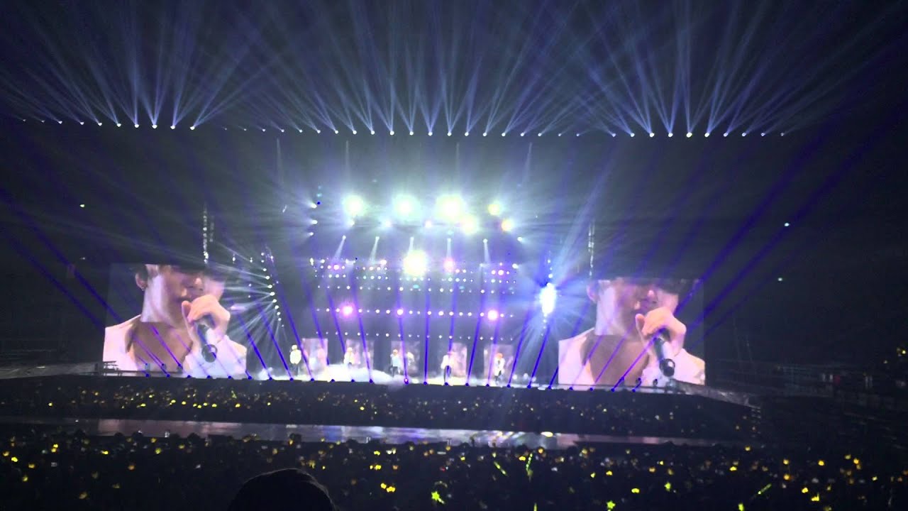 150725 BIGBANG MADE IN MALAYSIA - HARU HARU (VIPs singing along)