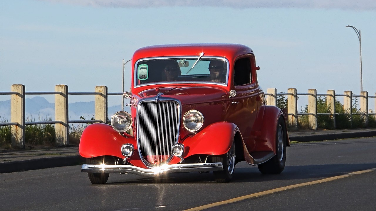 Nostalgic classic cars, street rods, hot rods, muscle cars, customs, old car shows around the USA