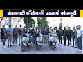 शेखावाटी ग्रुप ऑफ इंस्टिट्यूशंस की छात्राओं को स्कूटी
