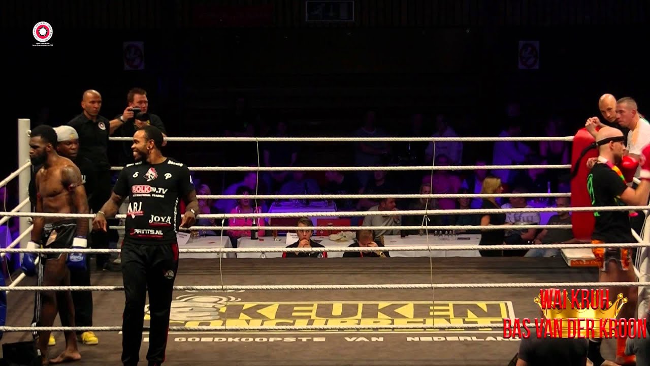 BARI GYM 10th EDITION - Bas van der Kroon performing Wai Kruh