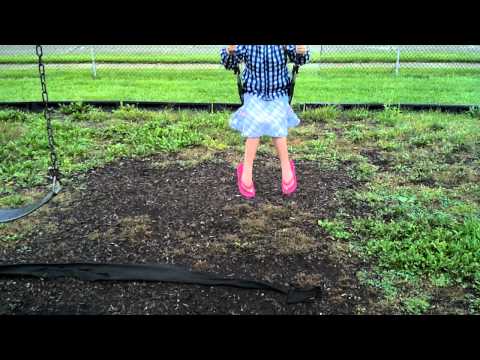 Droid Bionic Video Test 720p - Little Girl Swinging