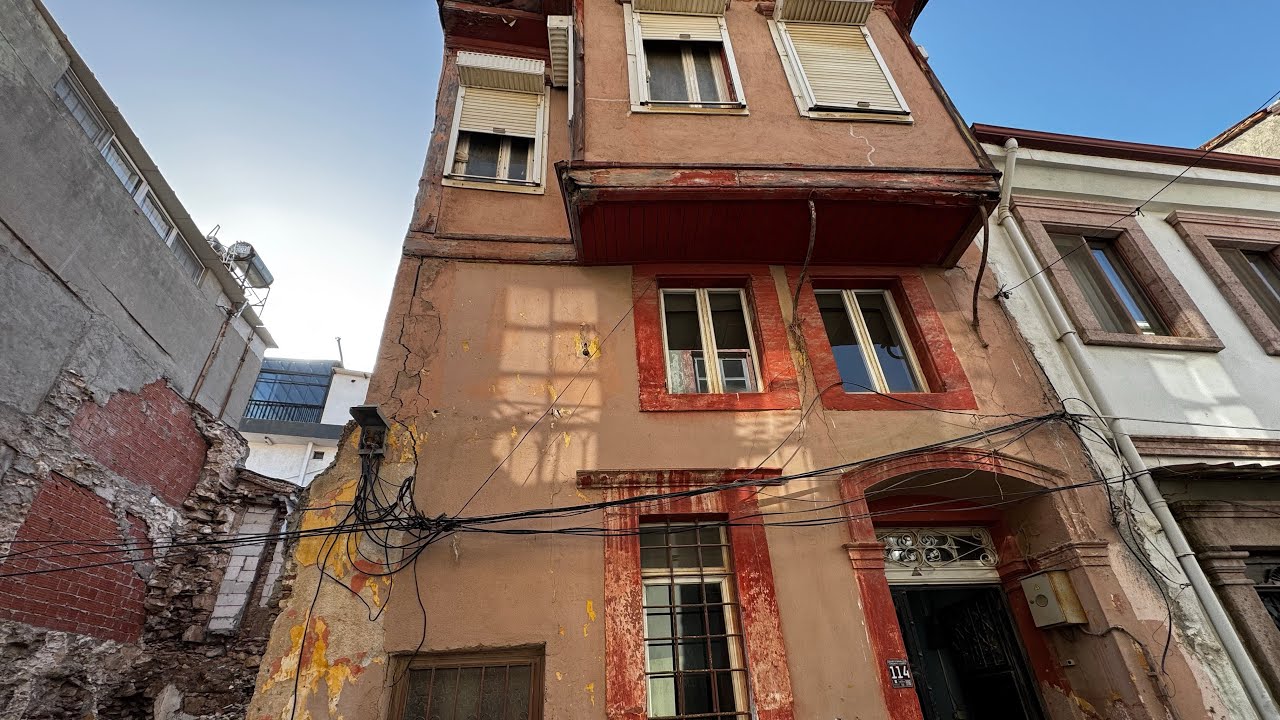 Ayvalık Sakarya mahallesi 4 + 1 Rum Evi ￼