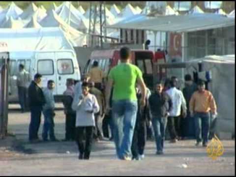 نقل اللاجئين سوريين في تركيا الى مخيمات جديدة
