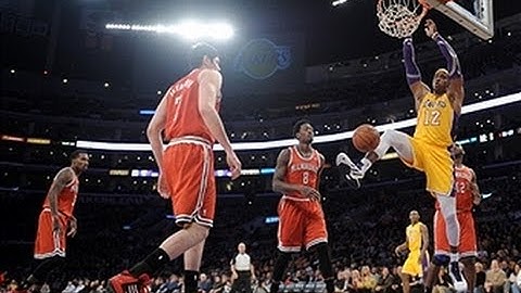 Kobe Connects with Dwight for the Alley-Oop