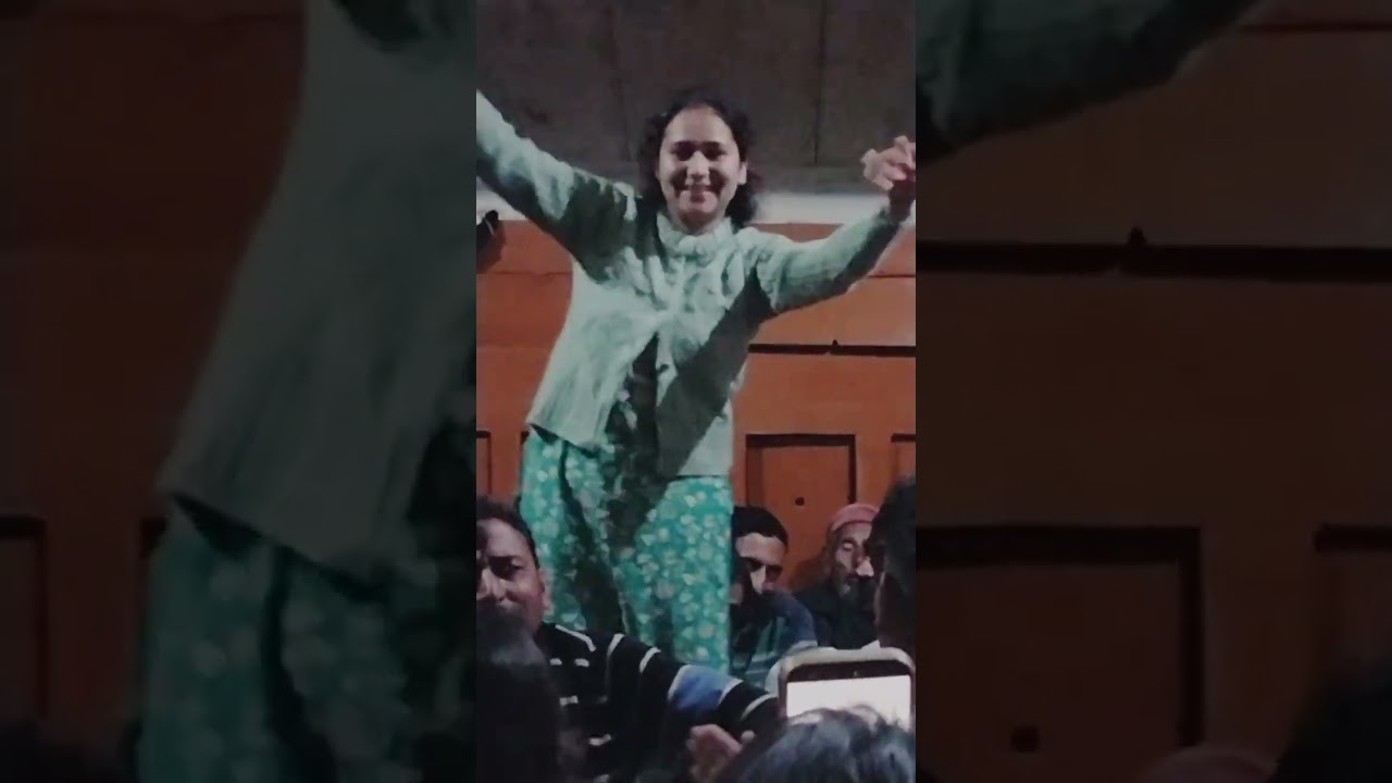 माघ में मुजरा नाटी 