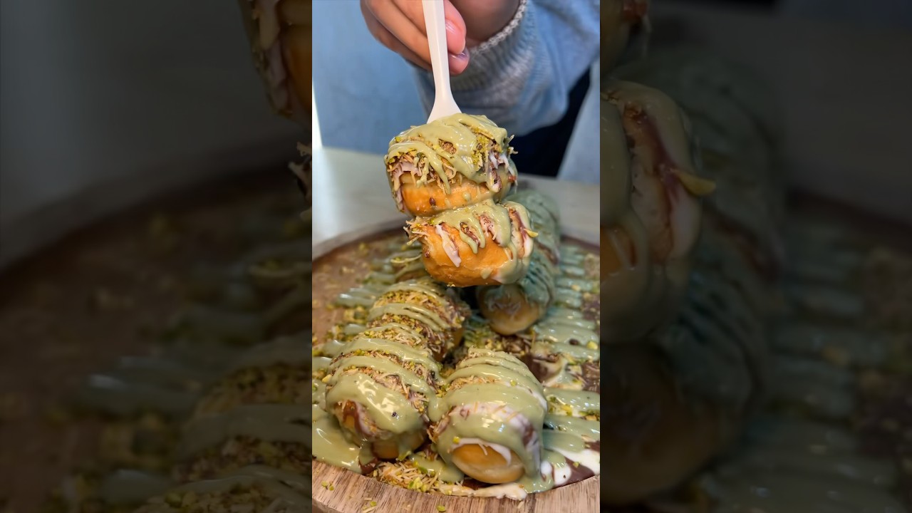 Nothing beats these VIRAL DUBAI MINI DONUT BALLS from Crepe House NYC!! 🍫🍩🔥🤤 #DEVOURPOWER