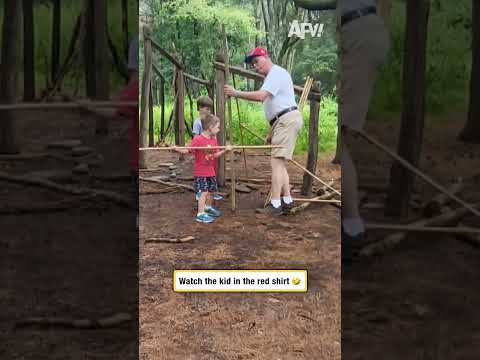 Watch the kid in the red shirt 🤣