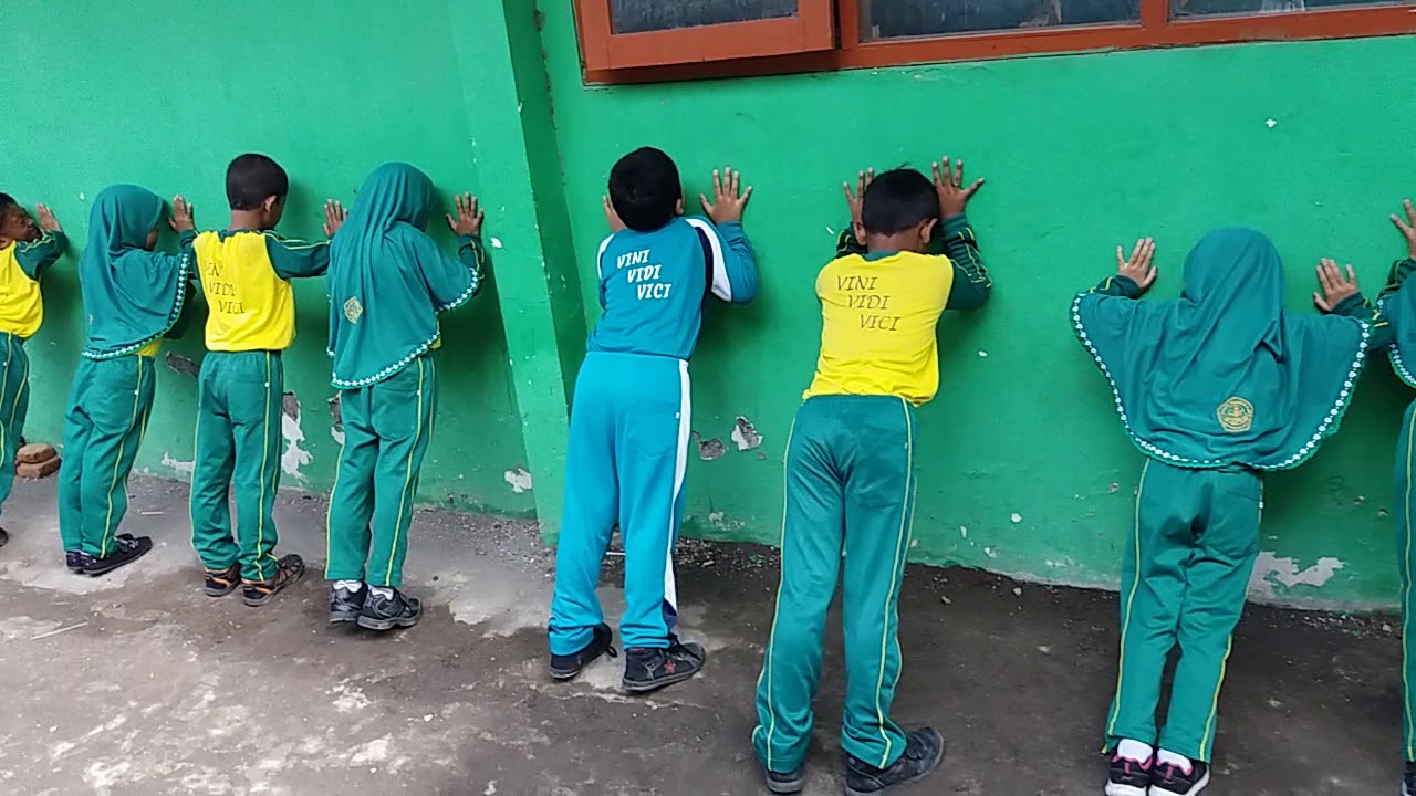 K13 PEMBELAJARAN GERAK BERTUMPU PADA TANGAN VARIASI 3