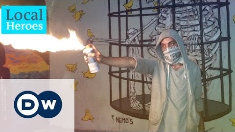 Risking your life online #NoEsc - full episode | Life Links