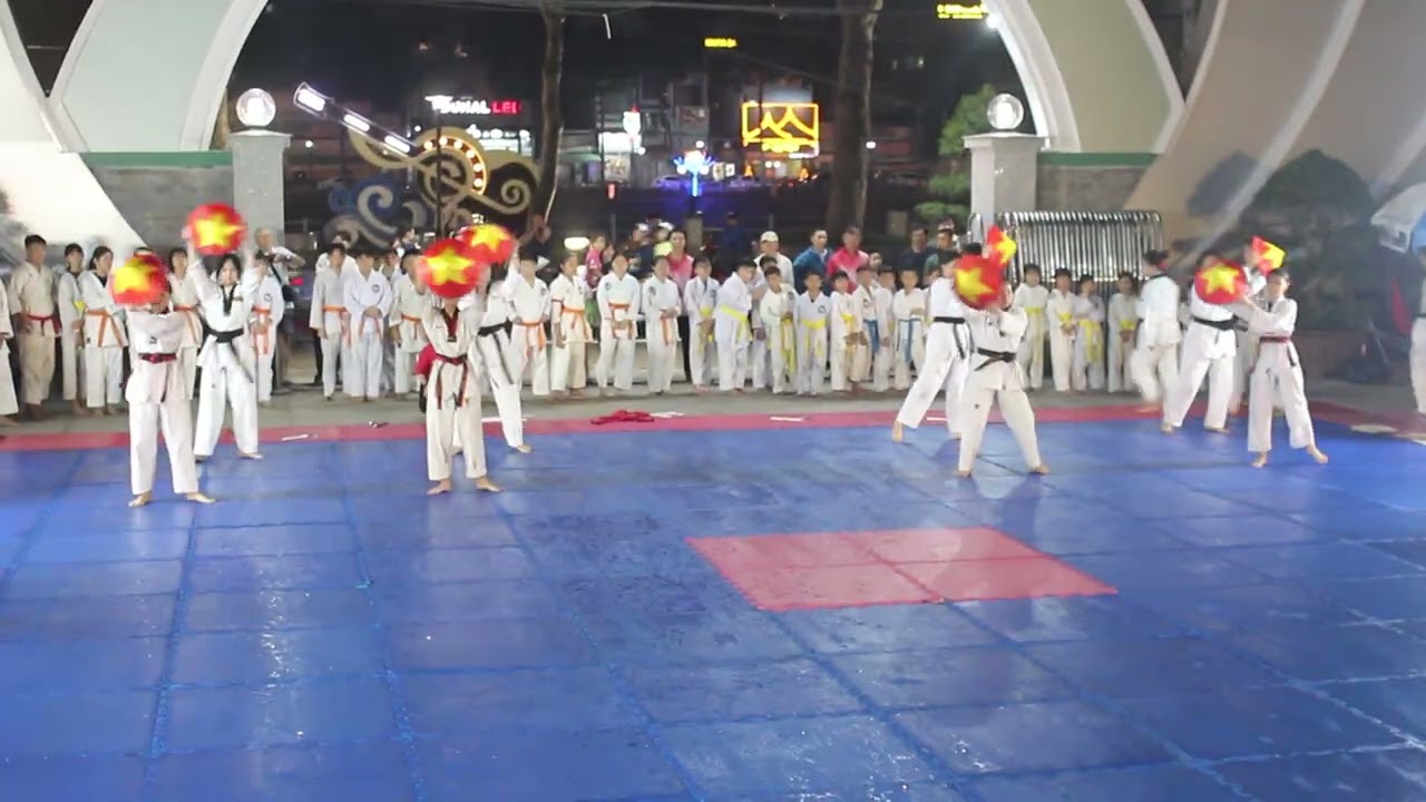 Liên hoan võ nhạc Mừng Đảng Mừng Xuân 2026 của CLB Taekwondo Trần Thanh Phương ( Hồ bơi) TP Mỹ Tho
