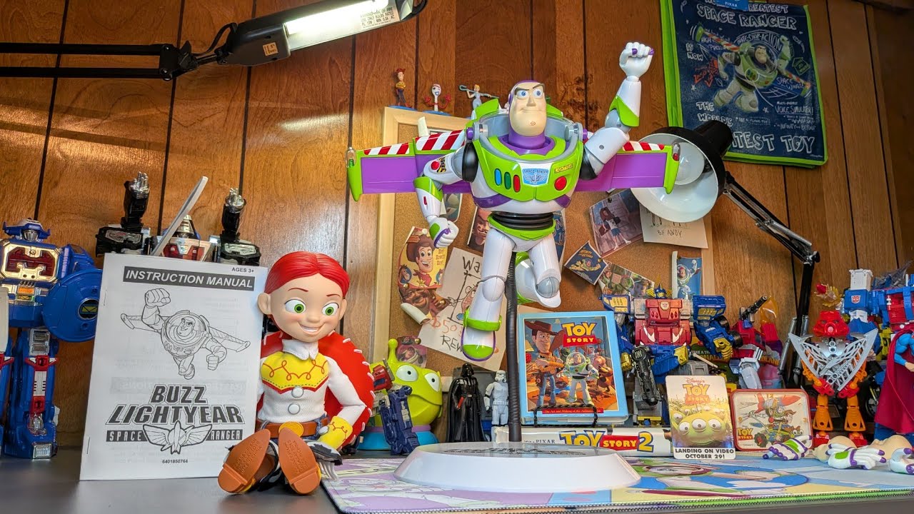 Обзор игрушки Medicom Buzz Lightyear (Идеальный Базз?)