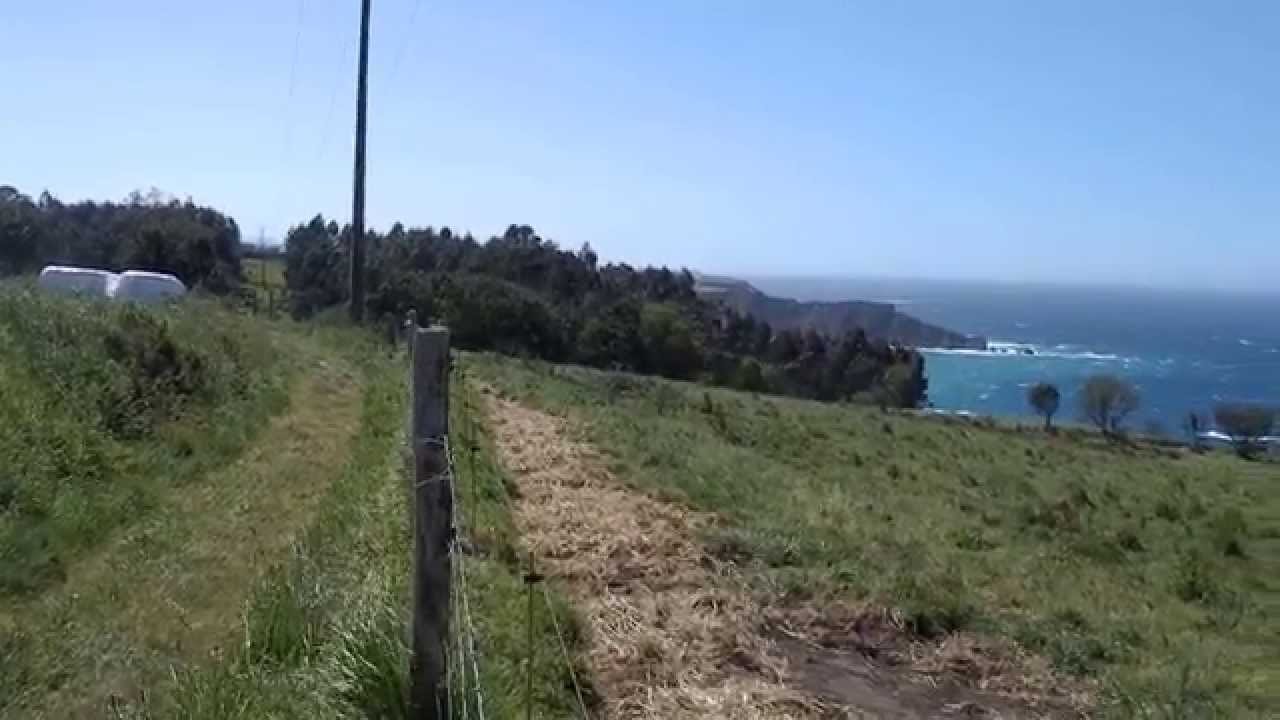 TABLIZU: VALDÉS (ASTURIAS): BUCÓLICOS PASTIZALES FRENTE AL MAR