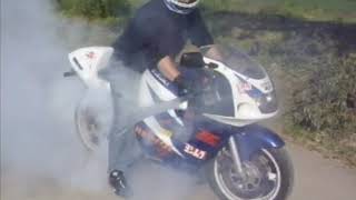 Suzuki GSXR 600 SRAD, Burn robber, smoke, pure sound, oldschool, epic, fun, burn,