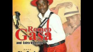 Romeo Gasa and Extra Valembe...Rinopfimba Rinohwara courtsey of Mafarochete Promotions