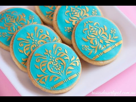 easy cookie decorating using stencil and chocolate ganache
