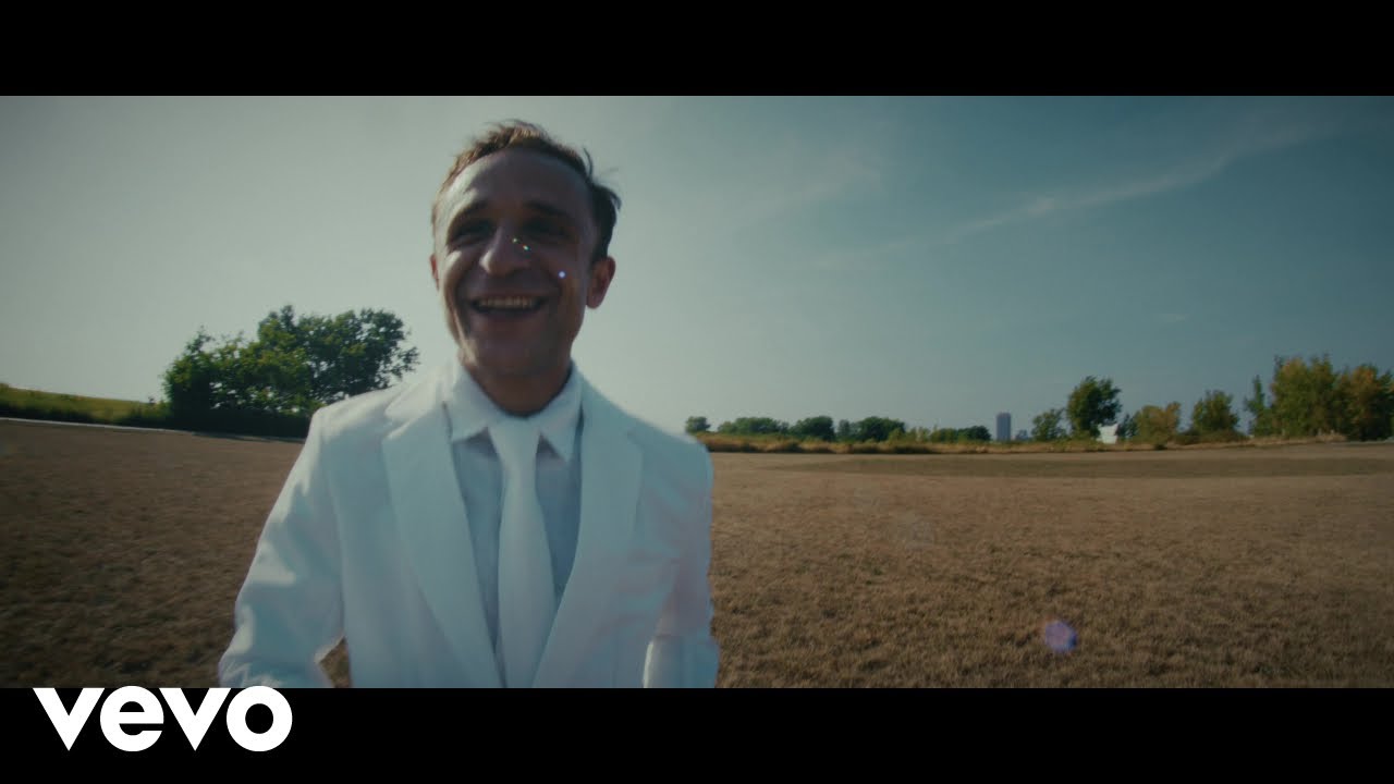 Guarda Edalo - Keep Running su YouTube Guarda Edalo - Keep Running su YouTube