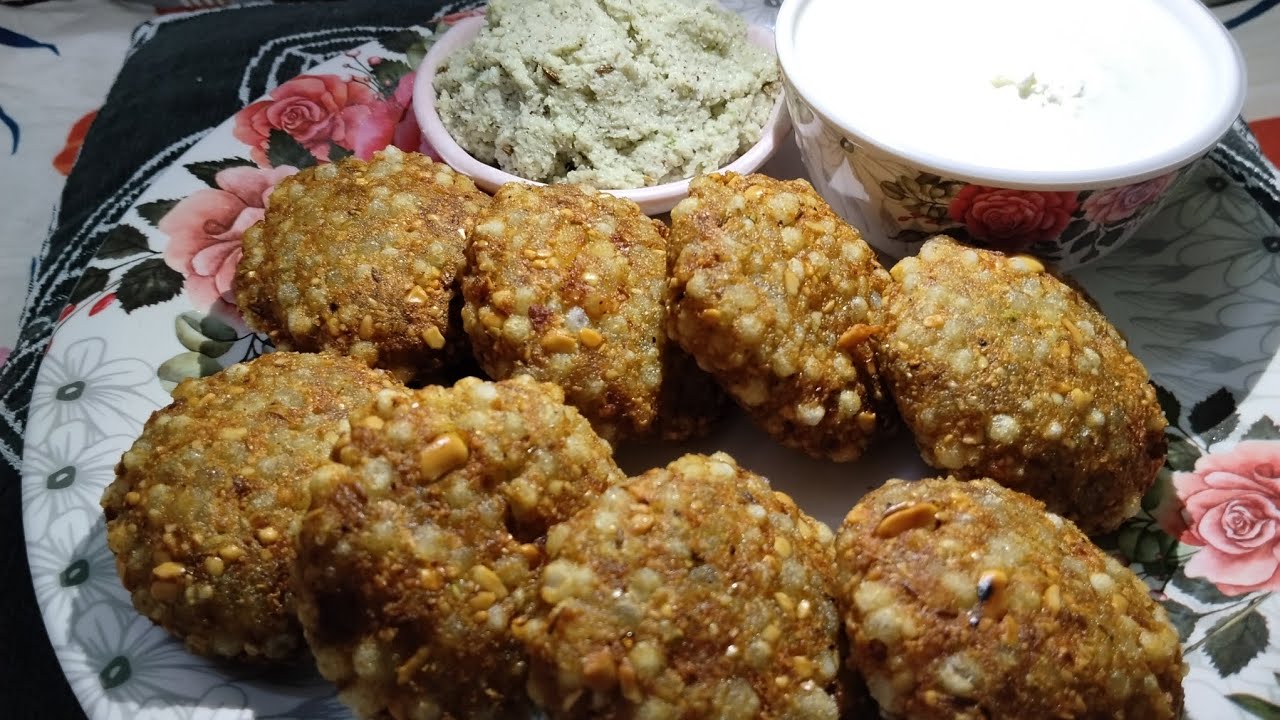 साबुदाण्याचे वडे आणि खोबऱ्याची चटणी | महाशिवरात्री स्पेशल उपवास रेसिपी | कुरकुरीत वडे | 