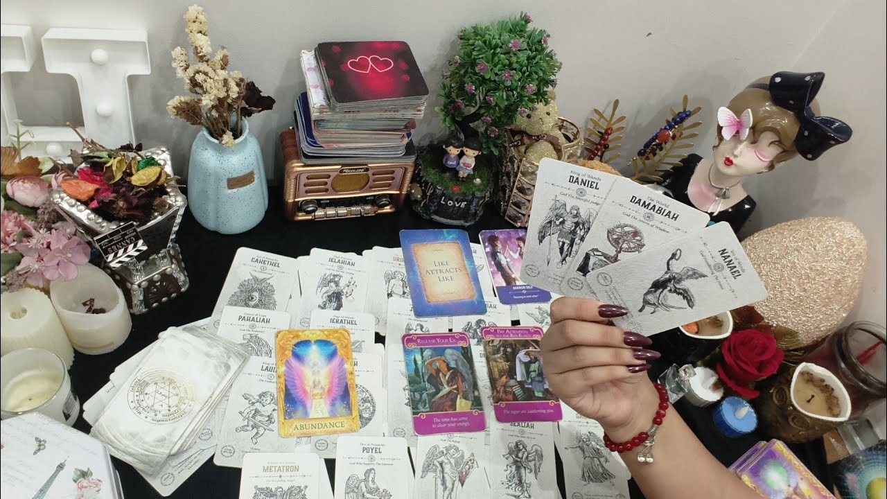 الشخص دة بيحبك اوى💋غارق فى ذكرياتكم🥹يراقبك مشغول بك يفكر بالرجوع💞ندم واعترف بغلطه💯تعبان ويحتاجك جنبه