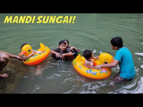 Agha sampai kedinginan mandi di sungai ini