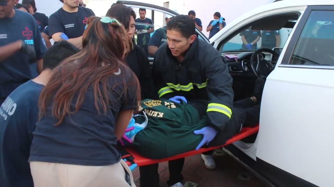 🚑🔥 La formación de un paramédico exige técnica, precisión y preparación real.