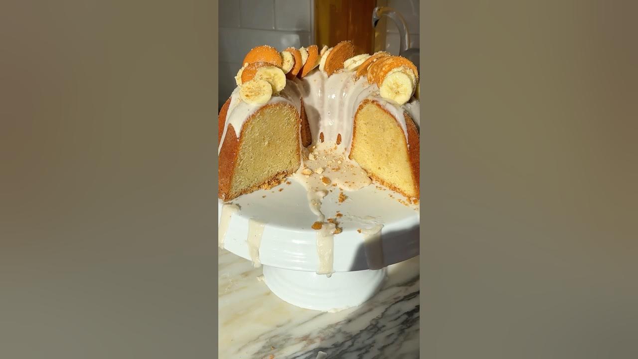 Banana Pudding Pound Cake at Grandbaby-Cakes.com #poundcake #bananapudding Banana Pudding Pound Cake at Grandbaby-Cakes.com #poundcake #bananapudding