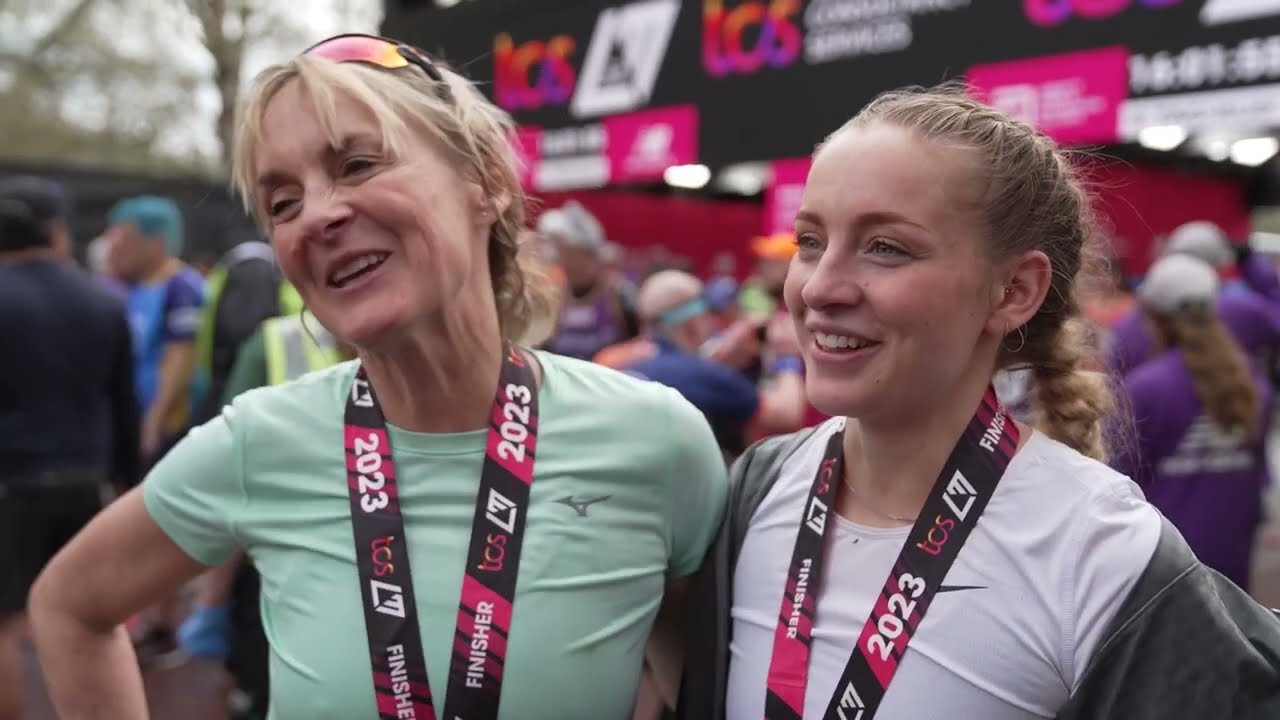 Луиза Минчин и ее дочь завершают Лондонский марафон
