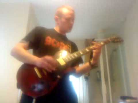 David Mackinnon-AC/DC riffs onmy les paul-TNT, rif...