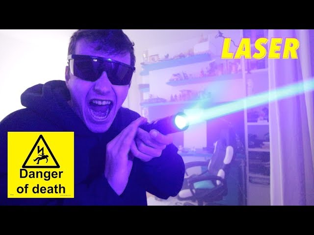 LASER POTENTISSIMO CHE BRUCIA LE COSE (non so quanto sia legale) 