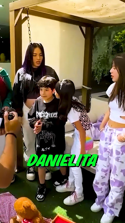 Danielita Le Robó Un Beso a Baby Rick