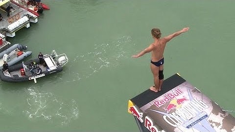 Cliff Diving World Series sees plunges of 27m