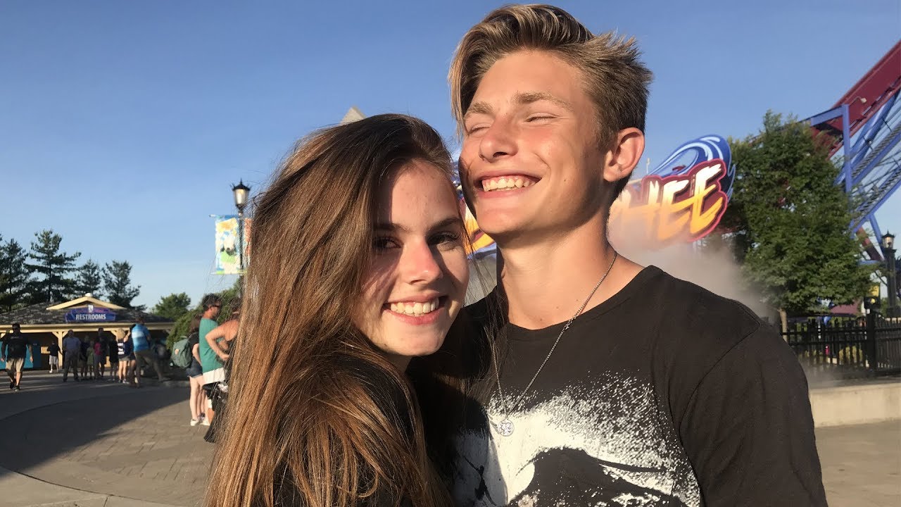 MET VRIENDJE NAAR ATTRACTIE PARK!