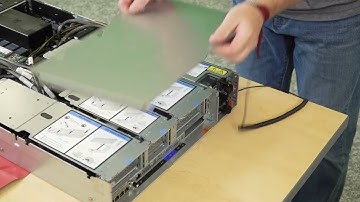 Lenovo ThinkSystem SR850 V3 removing a PCIe riser extender