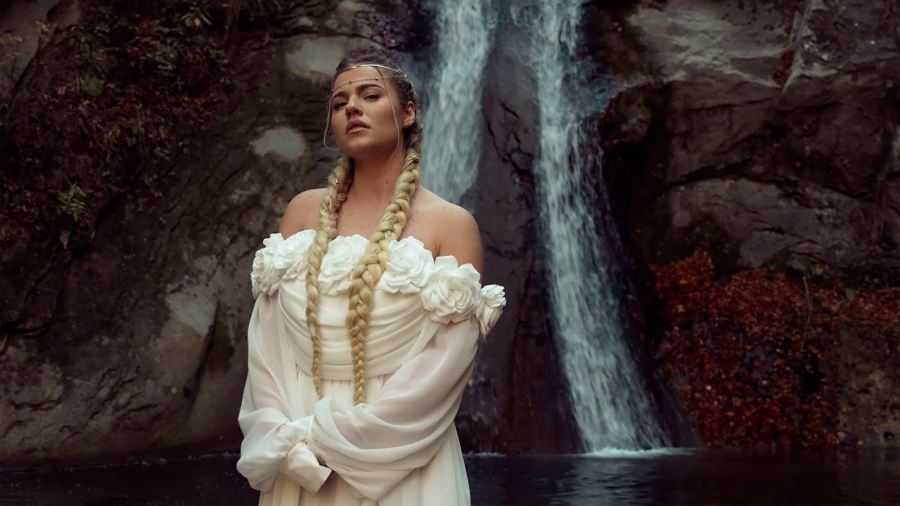 Guarda Alma D - Omul lup (Videoclip Oficial) su YouTube