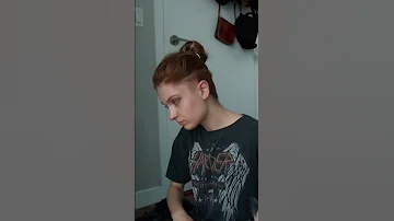 Выбриваю виски и затылок 💇‍♀️ #shorts