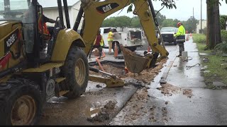 Water main break creates sinkhole in Columbia