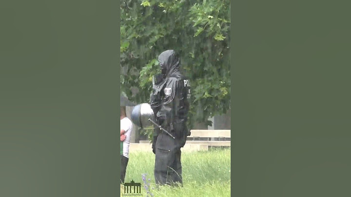 Auch im Regen ist die Bereitschaftspolizei, allzeit bereit! #einsatz #berlin