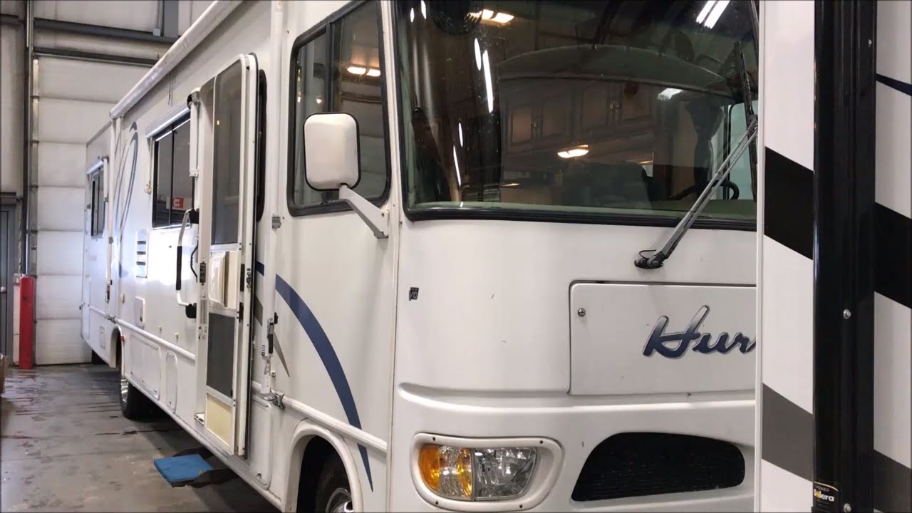 2002 Thor Hurricane 34K – Stock #18563 - YouTube