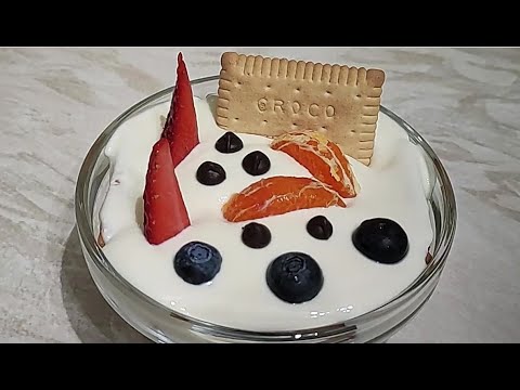 Do you have soured cream, biscuits and fruits? Try this 3 INGREDIENTS DESSERT! 😋 | cooking food