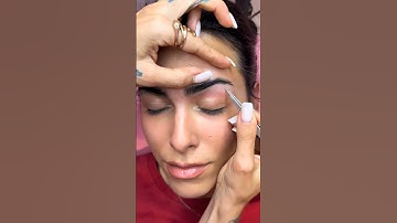 Restructuration et coloration des sourcils #brows #eyebrows #eyebrowtutorial #eyebrowsonfleek #brow
