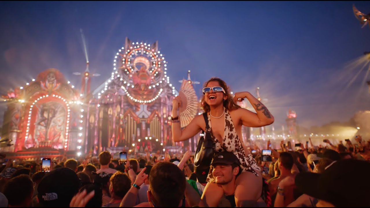 DJ Gollum ft. Scarlet - All The Things She Said at Defqon.1 2025 The Endshow