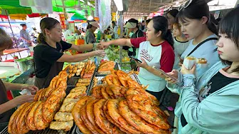 $40 Feast Through a Chinese Coastal Market: Lobster, Foie Gras Toast, Shrimp Cakes & More Delicacies