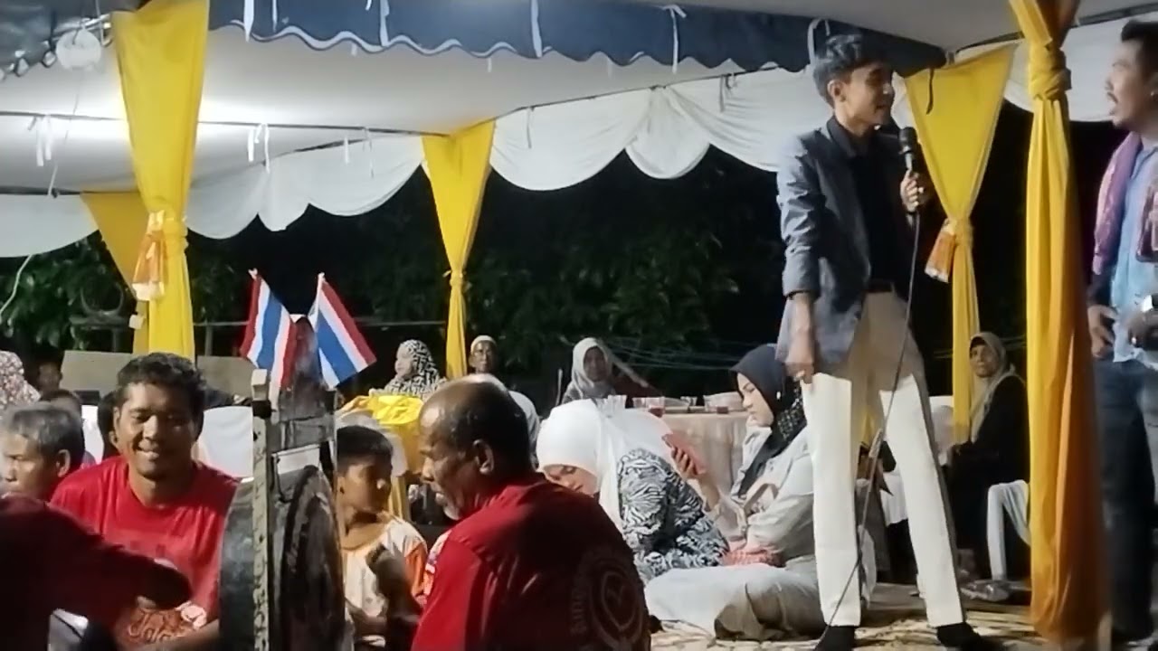 ต่อ)ฮารง ยูฮัน วัง ร้องเพลงตลกๆในงานแต่งงานที่บ้านบาลอ รามัน