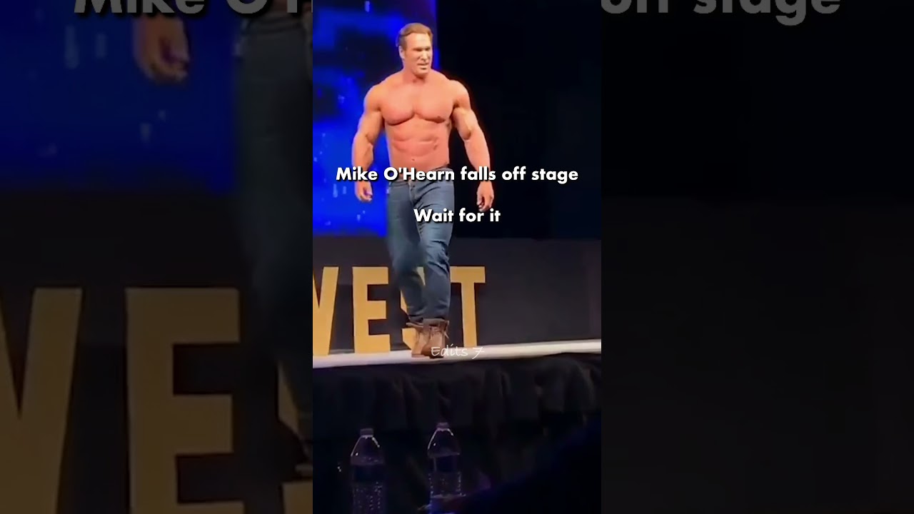 Mike O Hearn falls off stage 😂  