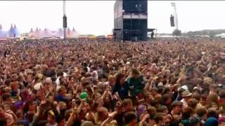 Crystal Castles - Plague Live at Reading Festival 2012