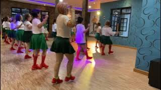 Rock In Christmas - Line Dance // Demo by Moms Happy Dancing