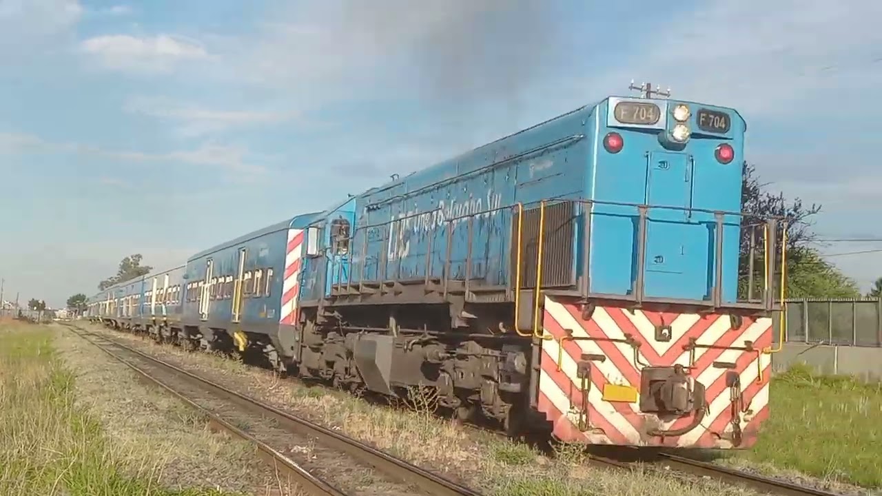 Atardecer rápida (e imprudente captado) | G22CU-2 MF 704 & G22CU 7776 [] LBS Railfan