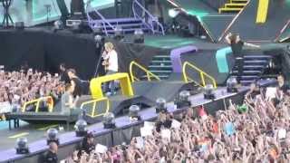 One Direction - Ready To Run (Brussels, Belgium) HD